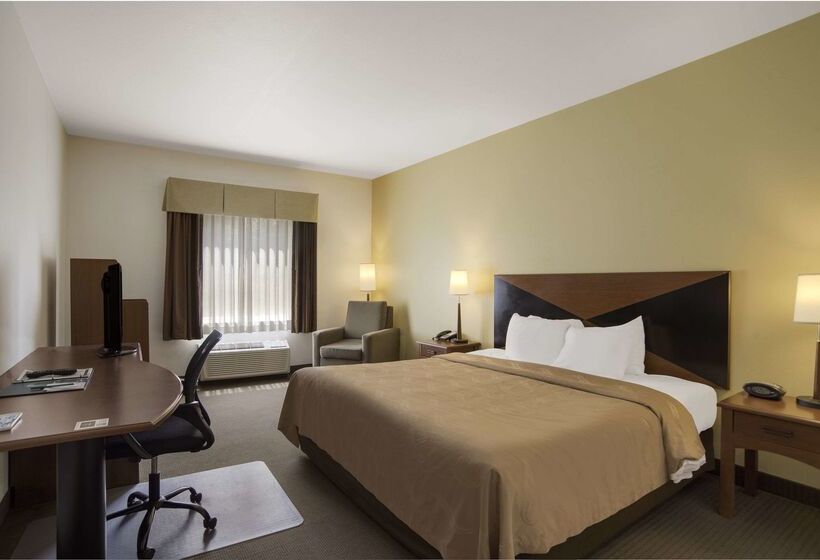 Отель Quality Inn & Suites Chambersburg