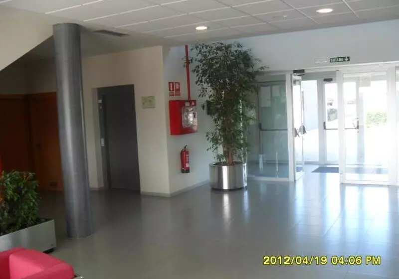 هتل Villa De Los Arcos