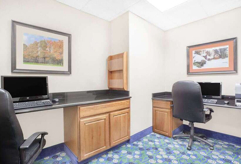 فندق Wingate By Wyndham Ellicottville