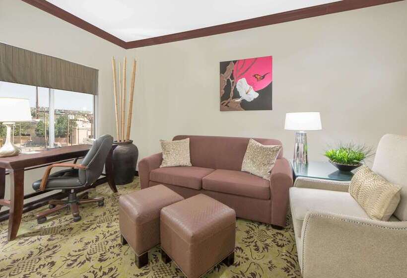 Hawthorn Suites By Wyndham Lubbock