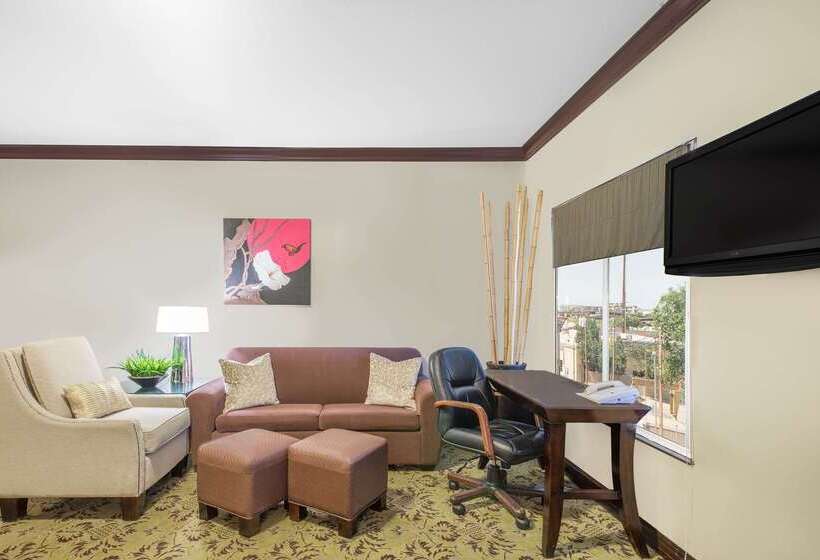 Hawthorn Suites By Wyndham Lubbock