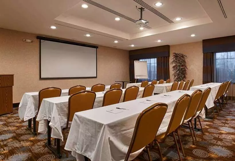 Hotelli Best Western Plus Lytle Inn And Suites