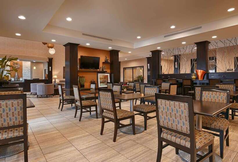فندق Best Western Plus Lytle Inn And Suites