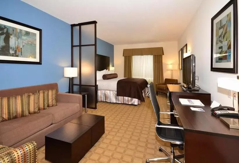 Hotelli Best Western Plus Lytle Inn And Suites