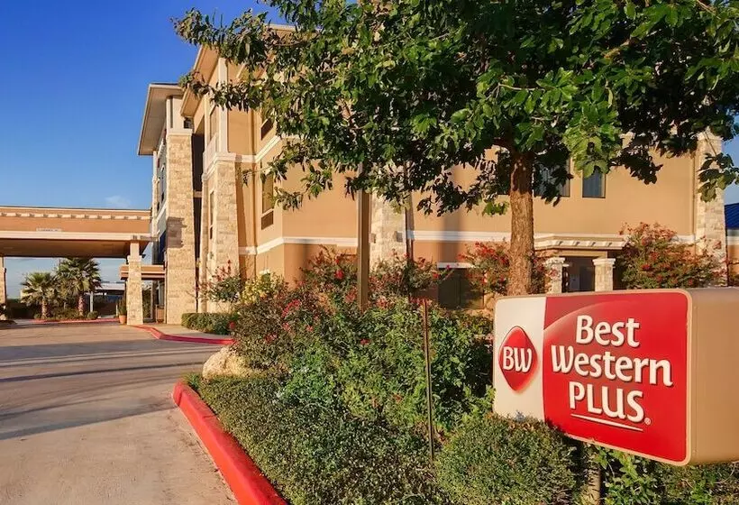 Hotelli Best Western Plus Lytle Inn And Suites