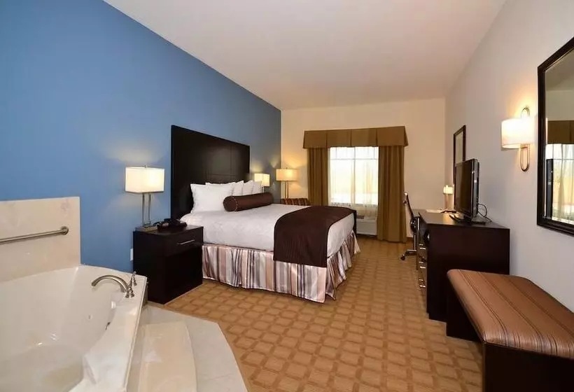 Hotelli Best Western Plus Lytle Inn And Suites