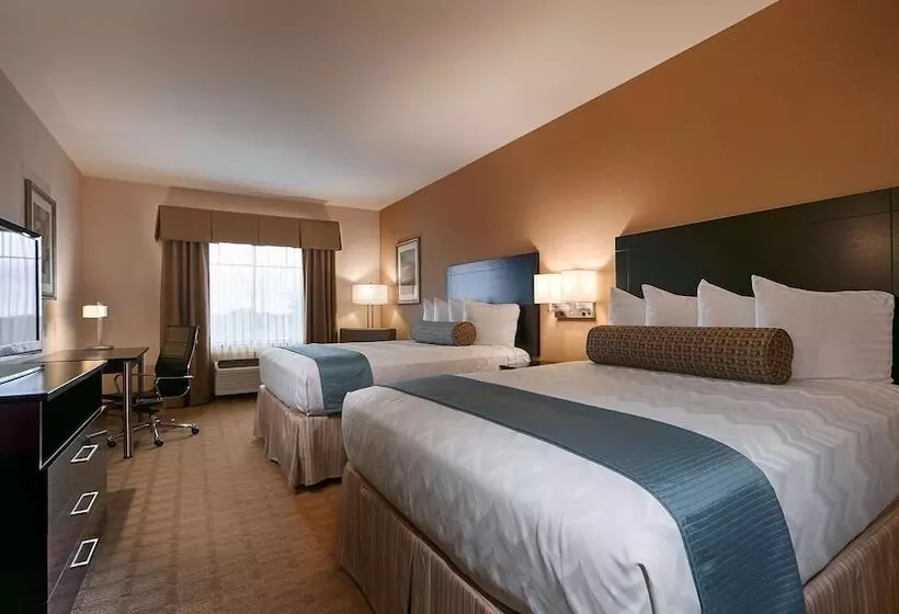 Hotelli Best Western Plus Lytle Inn And Suites