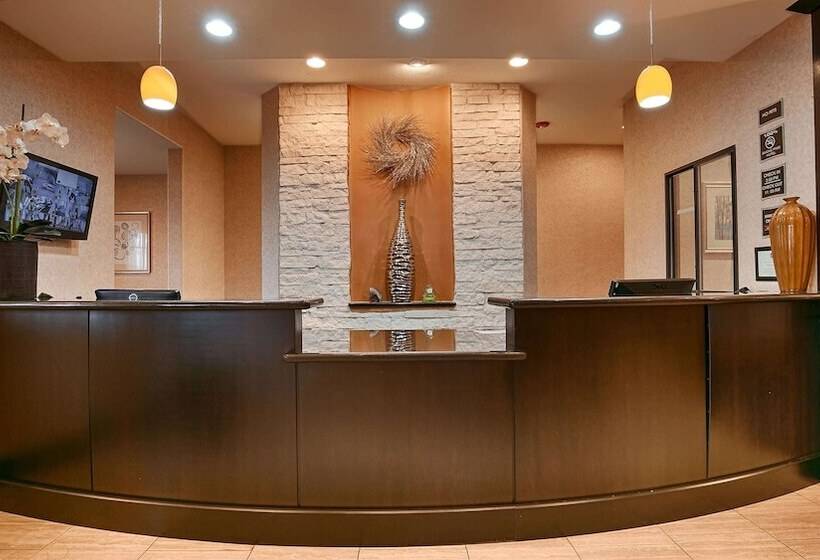 فندق Best Western Plus Lytle Inn And Suites