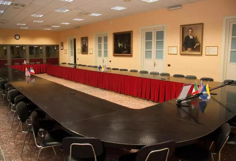 هتل Casa La Salle Roma Vaticano