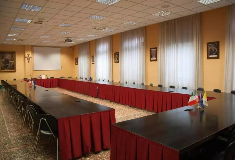 هتل Casa La Salle Roma Vaticano