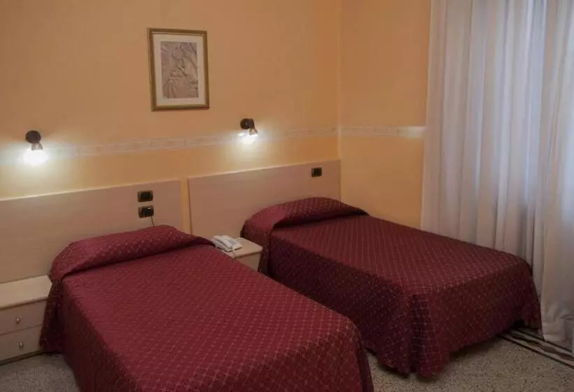 هتل Casa La Salle Roma Vaticano