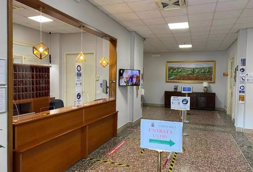 هتل Casa La Salle Roma Vaticano