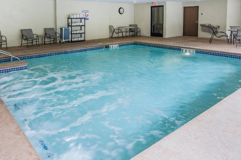 Отель Comfort Suites Hudson I94