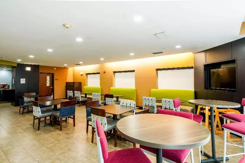 酒店 Comfort Suites Lake City