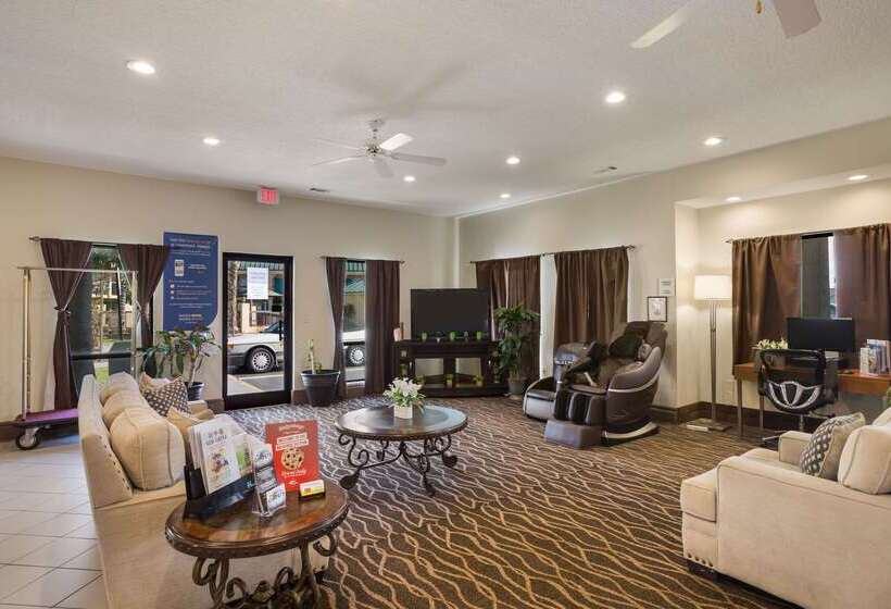 בית מלון כפרי Econo Lodge