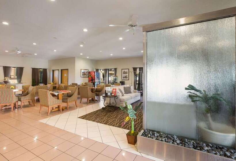 בית מלון כפרי Econo Lodge