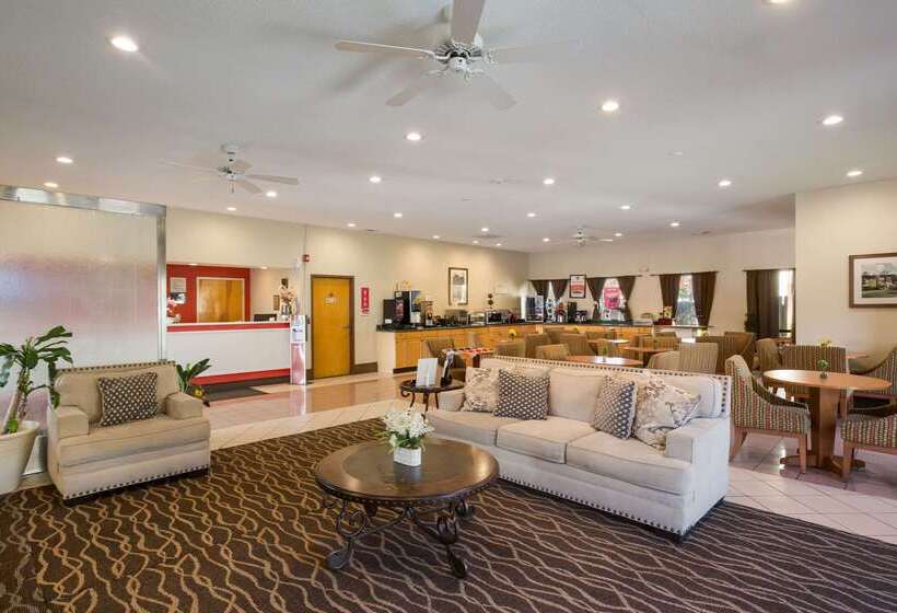 בית מלון כפרי Econo Lodge