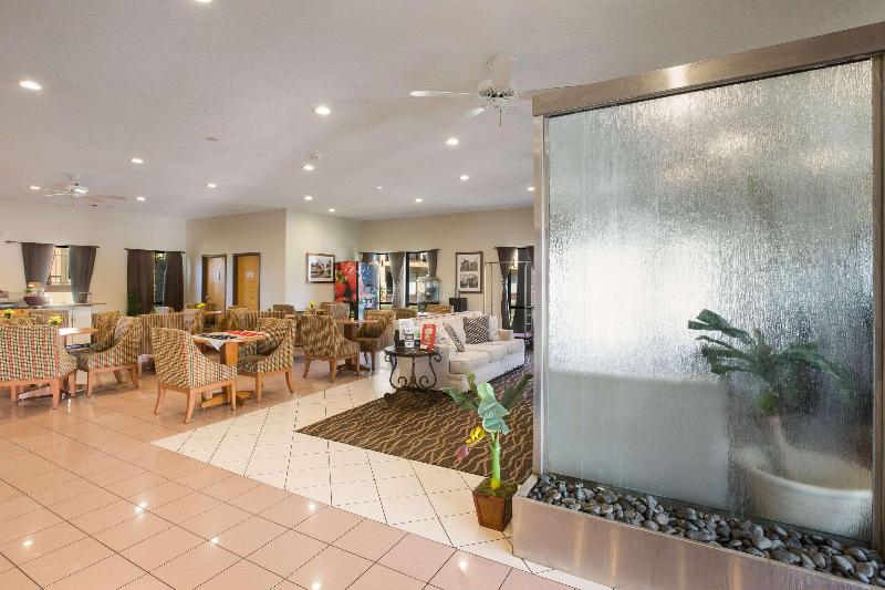 בית מלון כפרי Econo Lodge