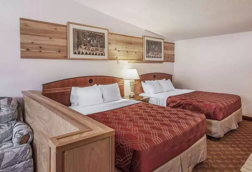 Отель Econo Lodge Inn & Suites Madras