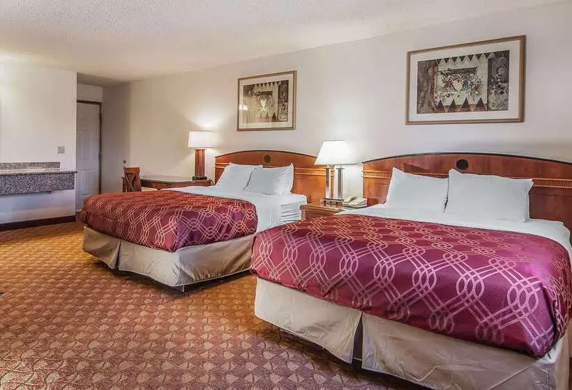 Отель Econo Lodge Inn & Suites Madras