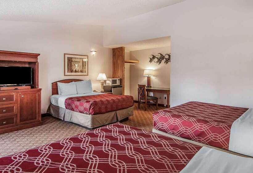 酒店 Econo Lodge Inn & Suites Madras