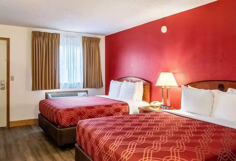 Отель Econo Lodge Inn & Suites Madras
