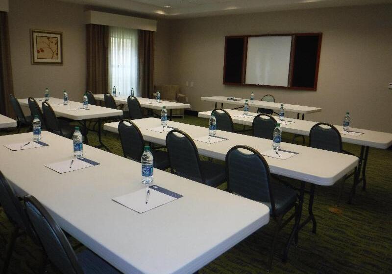 Отель Holiday Inn Express West Jefferson, An Ihg