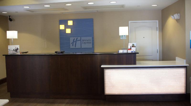 Отель Holiday Inn Express West Jefferson, An Ihg