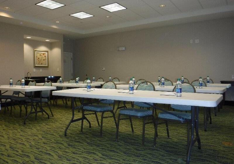 Отель Holiday Inn Express West Jefferson, An Ihg