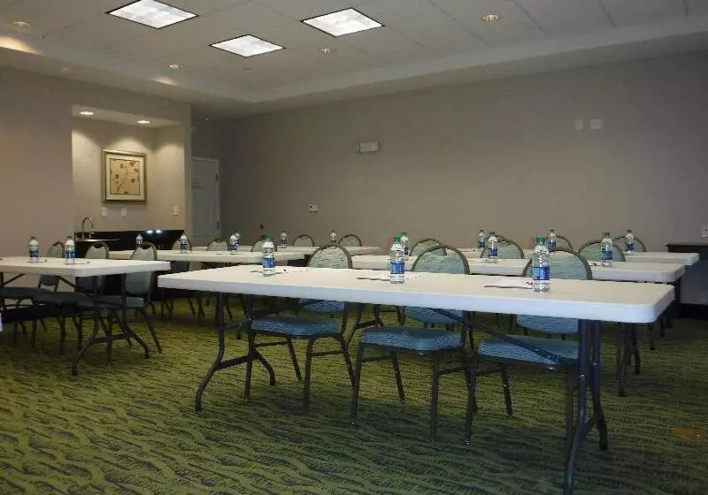 ホテル Holiday Inn Express West Jefferson, An Ihg