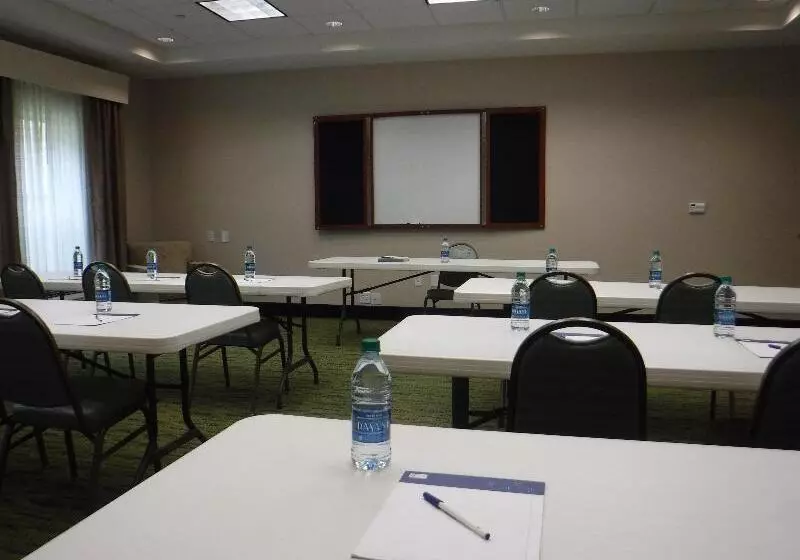 ホテル Holiday Inn Express West Jefferson, An Ihg