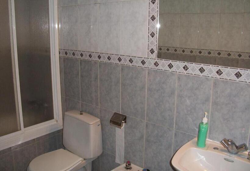 فندق Hostal Paracuellos