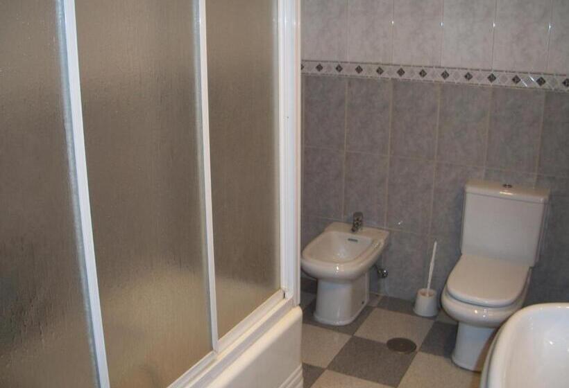 فندق Hostal Paracuellos