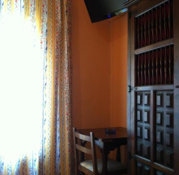 فندق Hostal Paracuellos