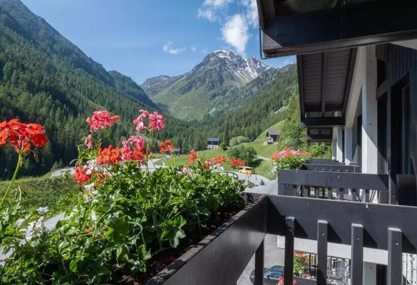 ホテル Hôtel Cristal   Swiss Riders Lodge Grimentz