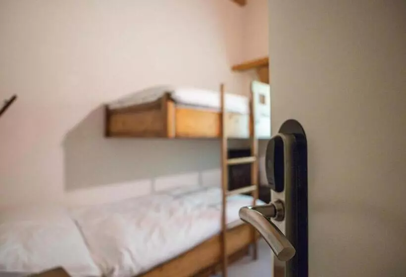 ホテル Hôtel Cristal   Swiss Riders Lodge Grimentz