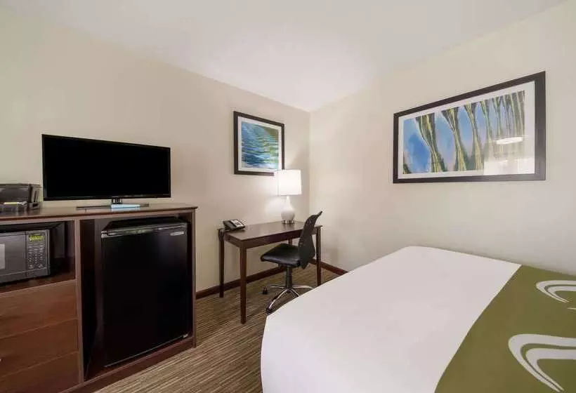 هتل Quality Inn