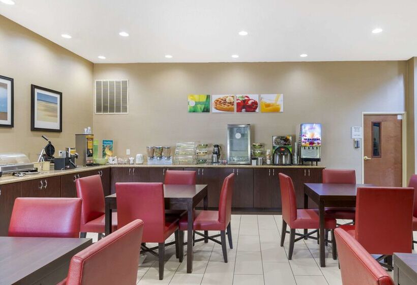 Отель Quality Suites La Grange