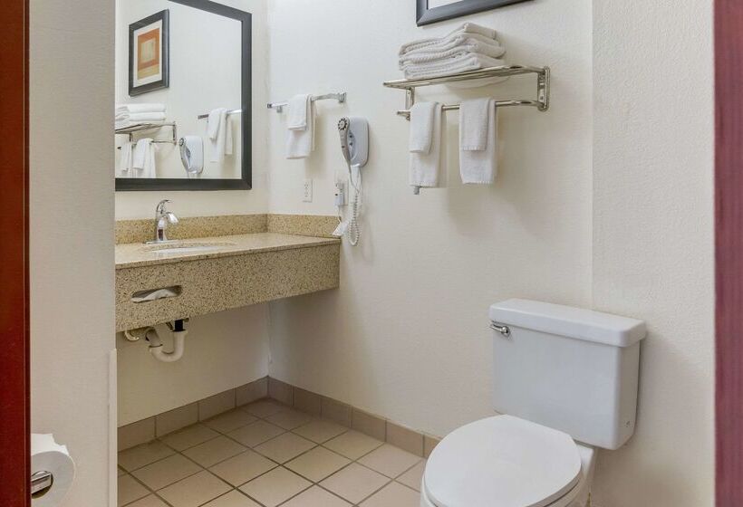 Отель Quality Suites La Grange