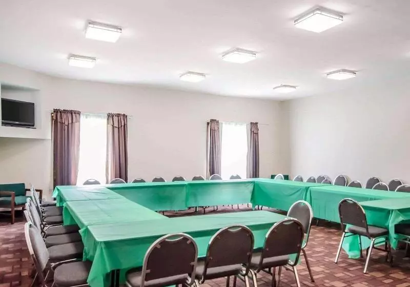 Hotel Quality Suites La Grange