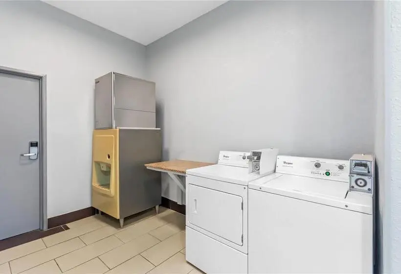 ホテル Quality Suites La Grange