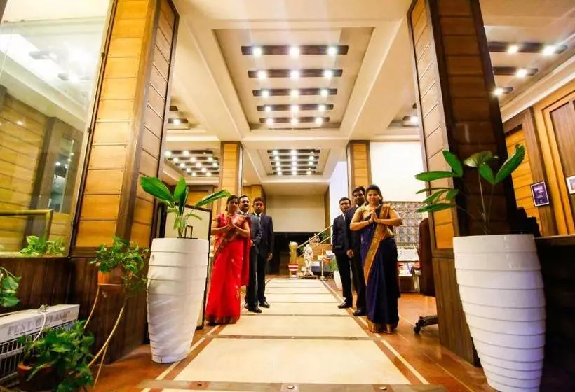 בית מלון כפרי Rishi Regency