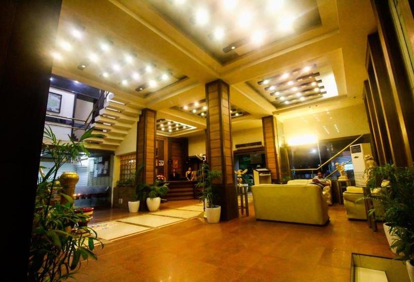 בית מלון כפרי Rishi Regency