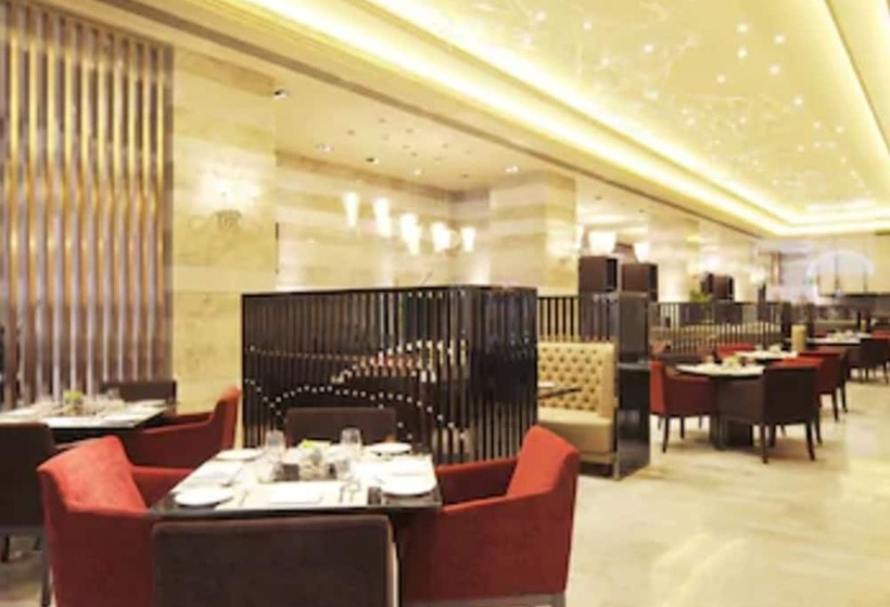 호텔 Royal Suites & Tower