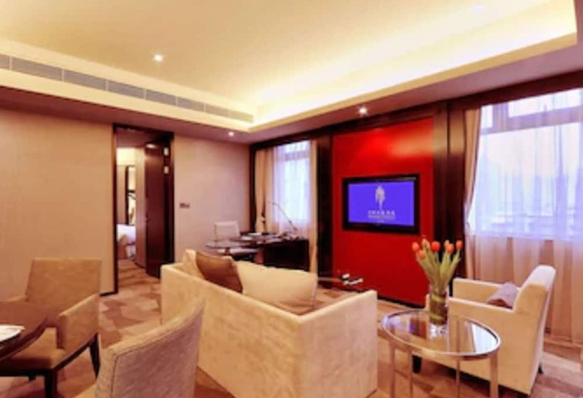 호텔 Royal Suites & Tower