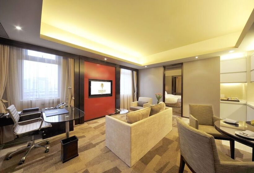 호텔 Royal Suites & Tower