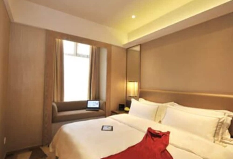 호텔 Royal Suites & Tower