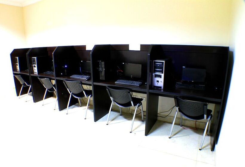 Отель Terranova