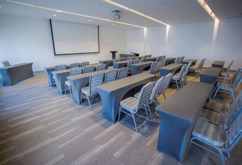 Yachting Hotel Quintero