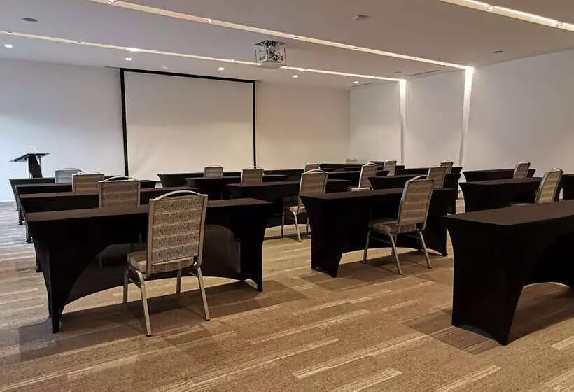 Yachting Hotel Quintero